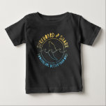 Camiseta Surfboard E Shark Funny Summer Vacy B<br><div class="desc">Ei! Prontos para "Andar as ondas em estilo" com este design de férias de verão de surfboard e tubarão engraçado? Você vai adorar! Esta design é perfeita para aqueles que adoram surf e cavalgar as ondas, e é também uma adição divertida e única ao guarda-roupa de qualquer um. Então, por...</div>