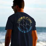 Camiseta Surfe De Surfe E Tubarão Engraçado No Verão<br><div class="desc">Ei! Prontos para "Andar as ondas em estilo" com este design de férias de verão de surfboard e tubarão engraçado? Você vai adorar! Esta design é perfeita para aqueles que adoram surf e cavalgar as ondas, e é também uma adição divertida e única ao guarda-roupa de qualquer um. Então, por...</div>
