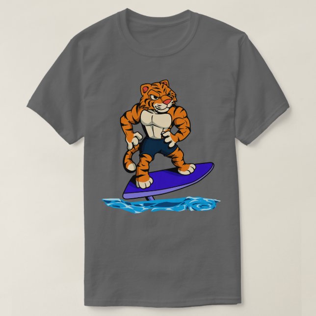 Camiseta Surfer de Tigre na prancha de surfe de hidrofolha (Frente do Design)