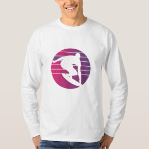 Camiseta Surfista Retro Surfando ao Pôr do Sol