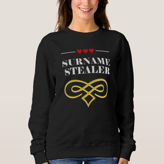 Camiseta Surname Stealer Groom Pun Husband To Be Joke Weddi (Frente)