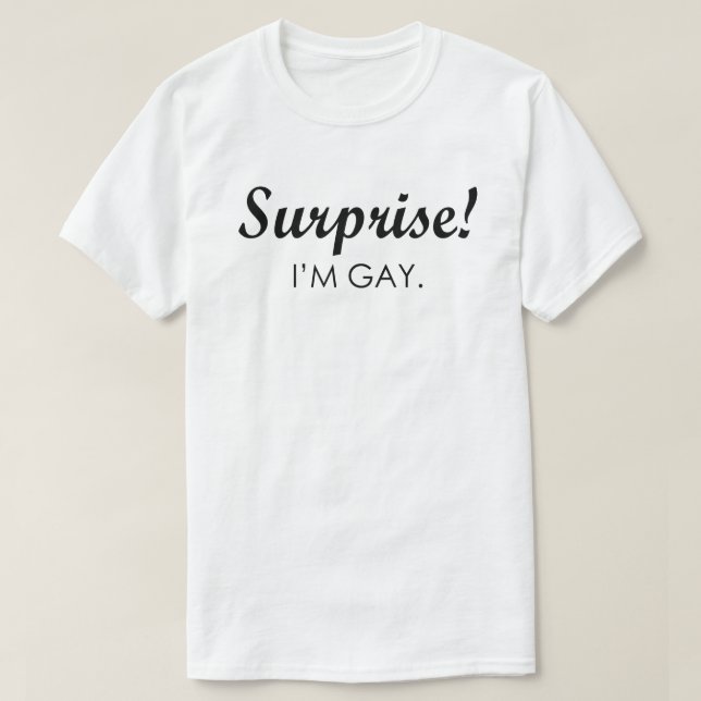 Camiseta SURPRESA! Sou GAY. (Frente do Design)