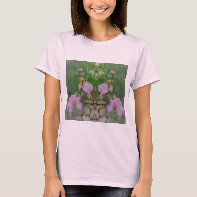 Camiseta Surreal Fantasy Iris Floral Path (Frente)