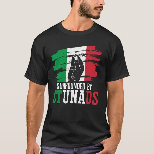Camiseta Surrounded By Stunads Europe Country Italy Italian (Frente)