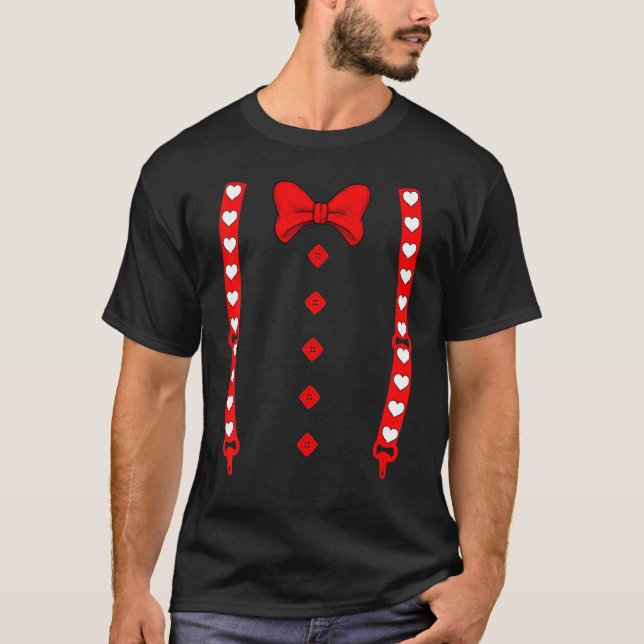 Camiseta Suspensórios de Smoking e Gravata Borboleta Coraçã (Frente)