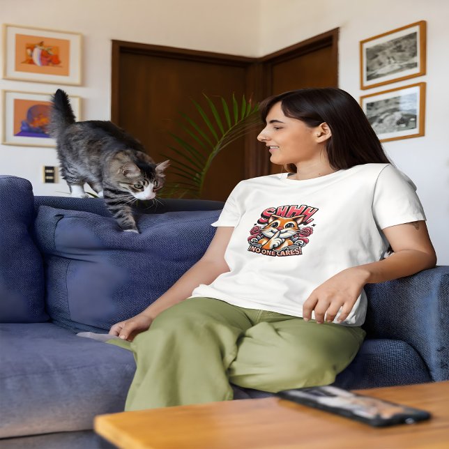 Camiseta Sussurrando Um Homem Artístico Que Ninguém Se Impo (Criador carregado)