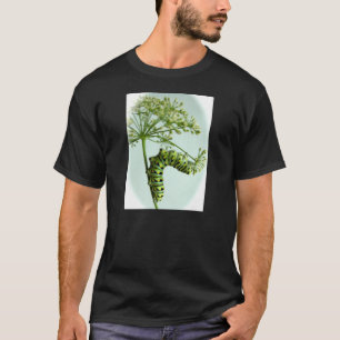 Camiseta Swallowtail preto Caterpillar que come a salsa