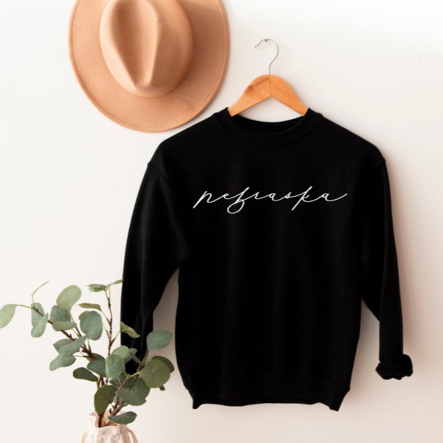 Camiseta Sweatshirt da Mulher Estatal do Nebraska Script (Criador carregado)