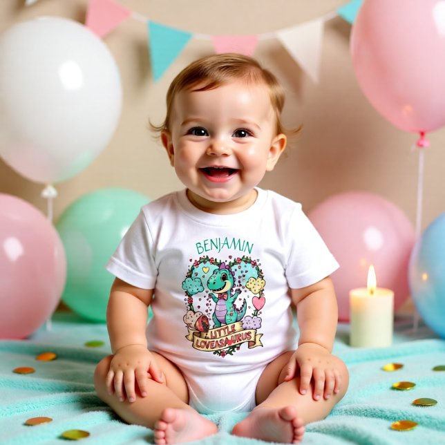 Camiseta Sweet Little Hearts Dino Birthday Personalized (Criador carregado)