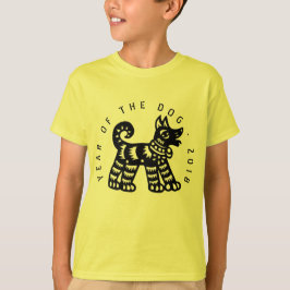 Camiseta T amarelo do menino do ano 2018 do cão de Papercut