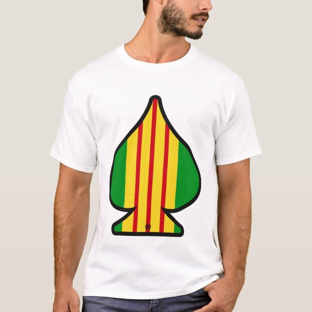 Camiseta T do ás de espada de Vietnam (Frente)