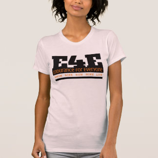 Camiseta T do desempenho das mulheres de teamE4E