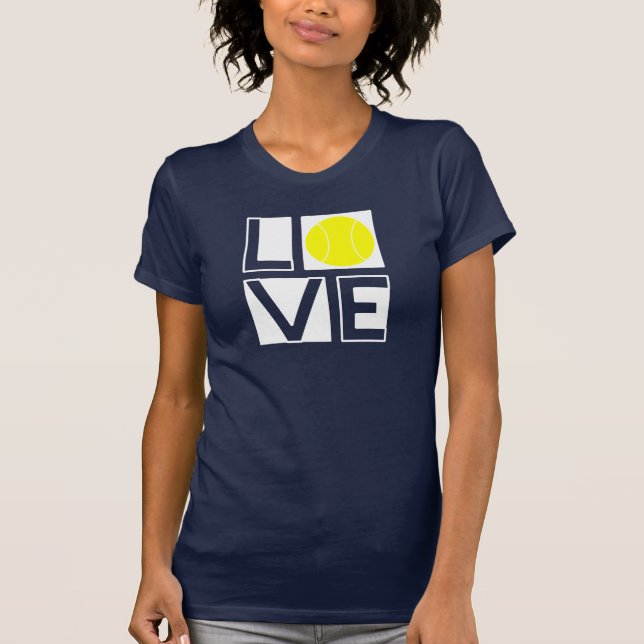 Camiseta T encaixotado do tênis do AMOR (Frente)