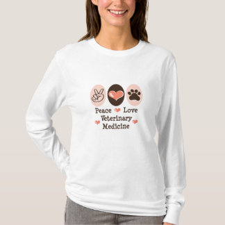 Camiseta T longo da Capa da medicina veterinária do amor da