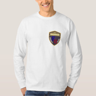 Camiseta T longo da Capa da polícia da universidade de FU