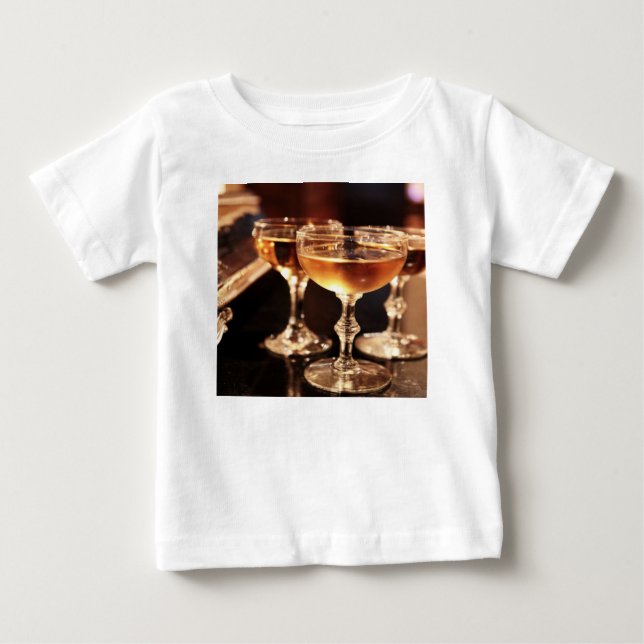 Camiseta taça de champanhe brinde dourado (Frente)