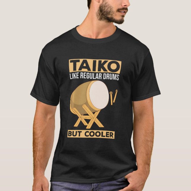 Camiseta Taiko - Como Tambores Regulares - Mas Drummer Mais (Frente)