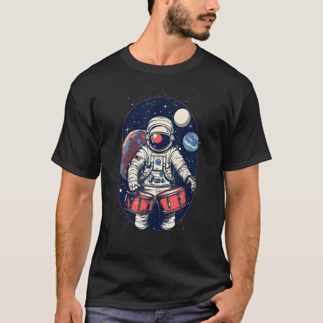 Camiseta Tambor Tocando Astronauta Drummer Espaço do Rapaz  (Frente)