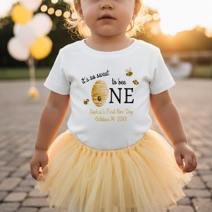 Camiseta Tão Doce para Ser Um Primeiro Aniversário Favo de 
