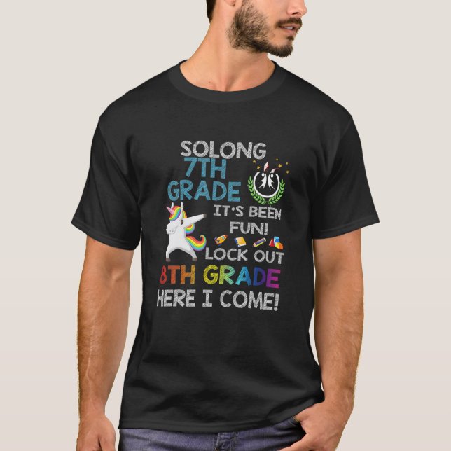 Camiseta Tão Longa 7 De Grau Olhar Para O 8º Grau Aqui Eu V (Frente)