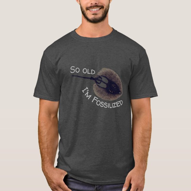 Camiseta Tão velho que sou Fossilizado, Fóssil de Stingray (Frente)