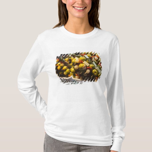 Camiseta Tapas feitas com azeitonas recheadas (Frente)