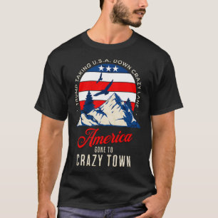 Camiseta Tarifas de Trump Loucas E Levando os EUA pela Rua