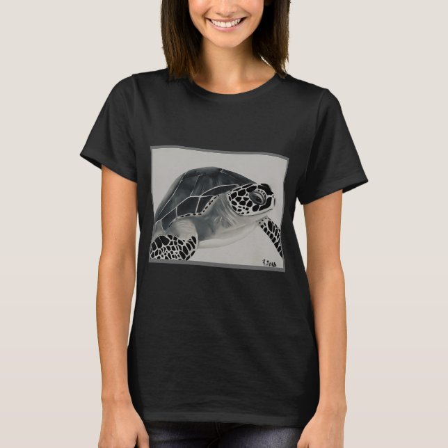 Camiseta Tartaruga preta e branca. (Frente)