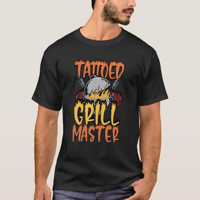 Camiseta Tattoed Grill Master Smoker Grill Barbecue Meat Gr (Frente)