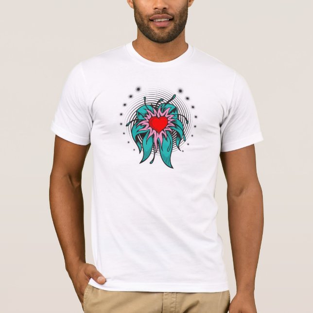 Camiseta tatuagem de coração de flor design (Frente)