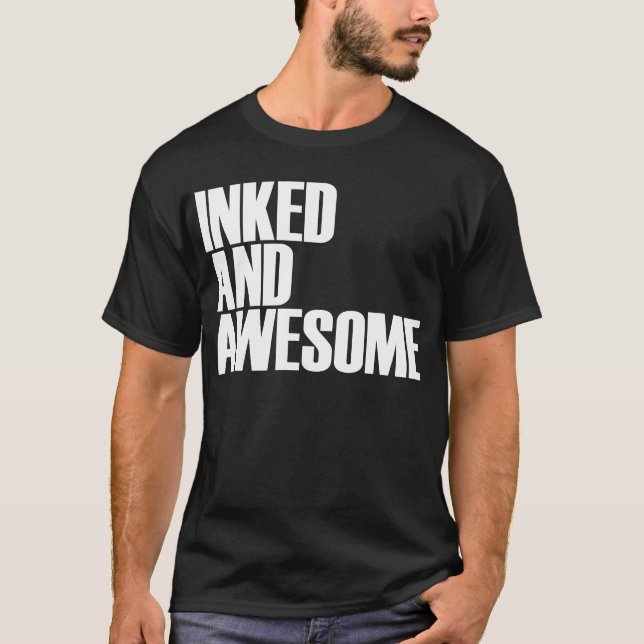 Camiseta Tatuagens cobertos e impressionantes de | (Frente)