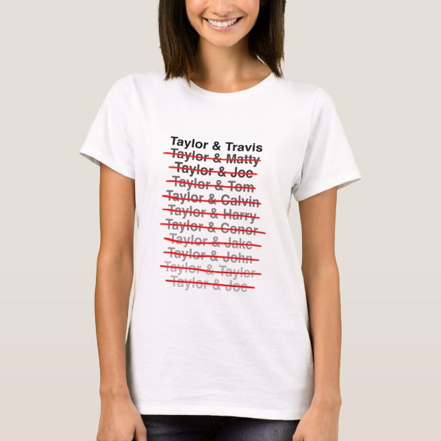 Camiseta Taylor & Travis (Black Text / Red Line) (Frente)