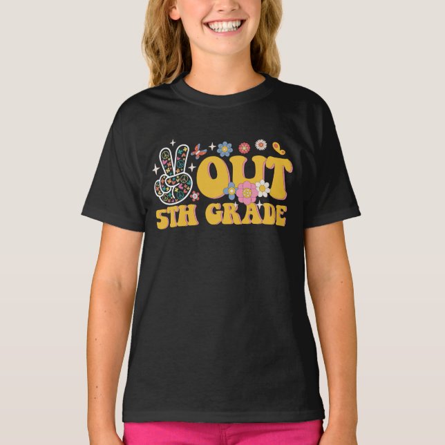 Camiseta Tchau 5ª Série Último Dia de Aula Groovy (Frente)