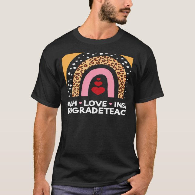 Camiseta Teach Love Inspire Valentines Day 3rd Grade Teache (Frente)