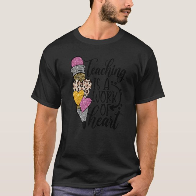 Camiseta Teaching Is A Work Of Heart Leopard Back To School (Frente)