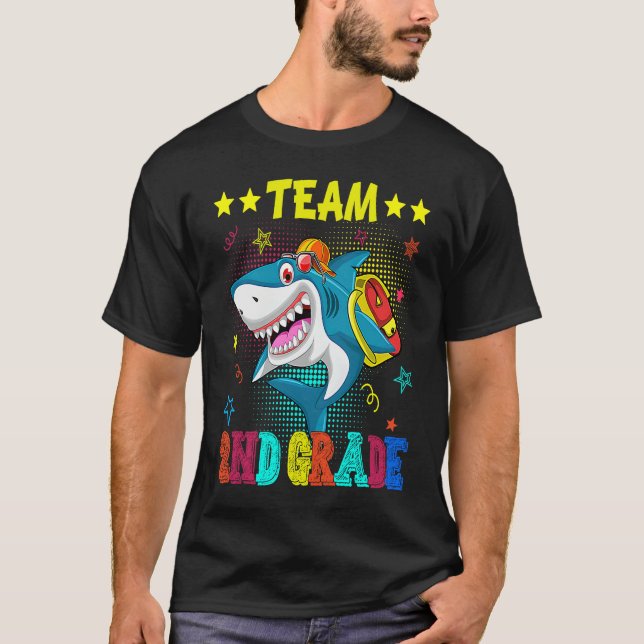 Camiseta Team 2nd Grade Shark  Student Teacher Back To Scho (Frente)