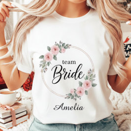 Camiseta Team Bride Custom Elegant Pink Floral Gold Wedding