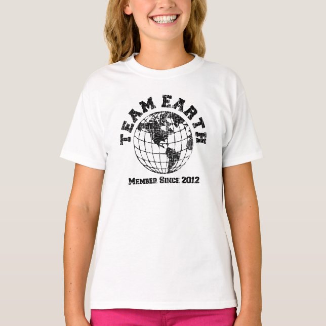 Camiseta Team Earth : Membro Desde 2012 (Frente)
