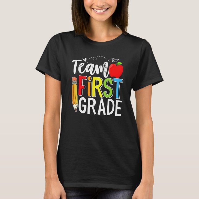 Camiseta Team First Grade Shirt Teacher Student Kids Back T (Frente)