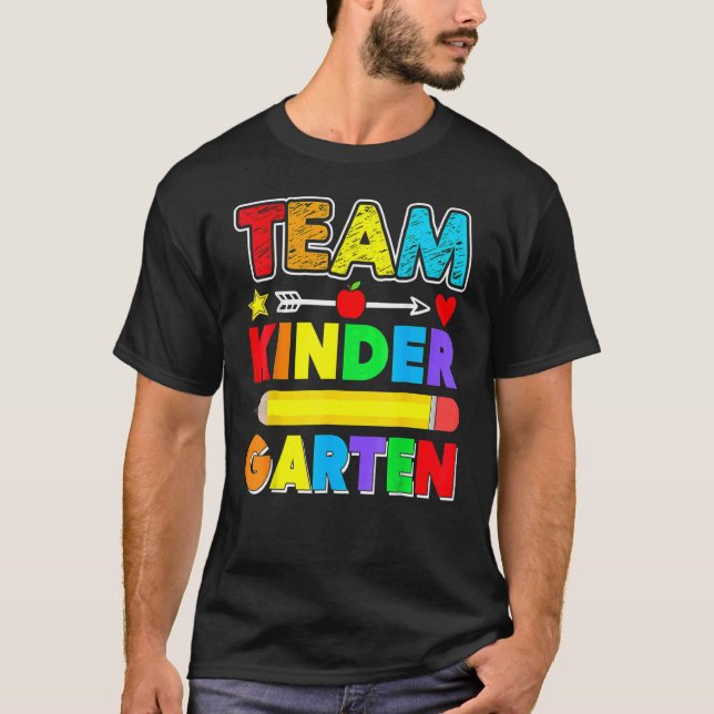 Camiseta Team Kindergarten Teacher Apple Student Kids Back  (Frente)