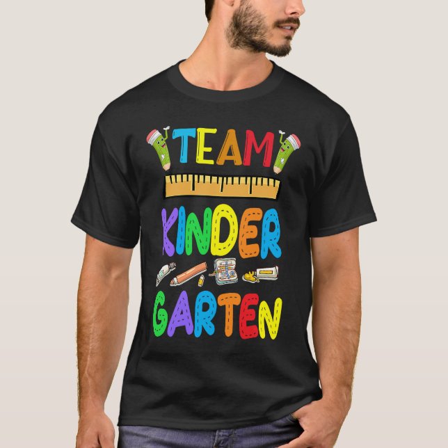 Camiseta Team Kindergarten Teacher Student Kids Back To Sch (Frente)