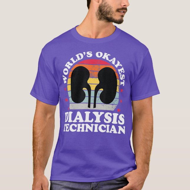 Camiseta Técnica de Diálise do Mundo Okayest Engraçado Tech (Frente)
