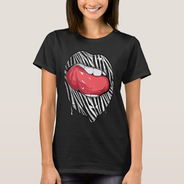 Camiseta Tee Lips with Zebra Pattern Woman Tongue Girl Lips (Frente)