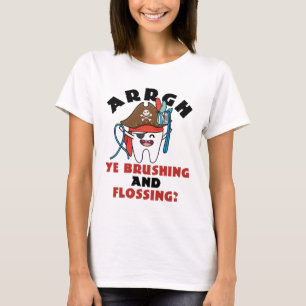 Camiseta Tema de Pirata de Dentista Pediátrico Esfregando F