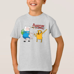Camiseta Tempo de Aventura   Finn & Jake Fist Bump