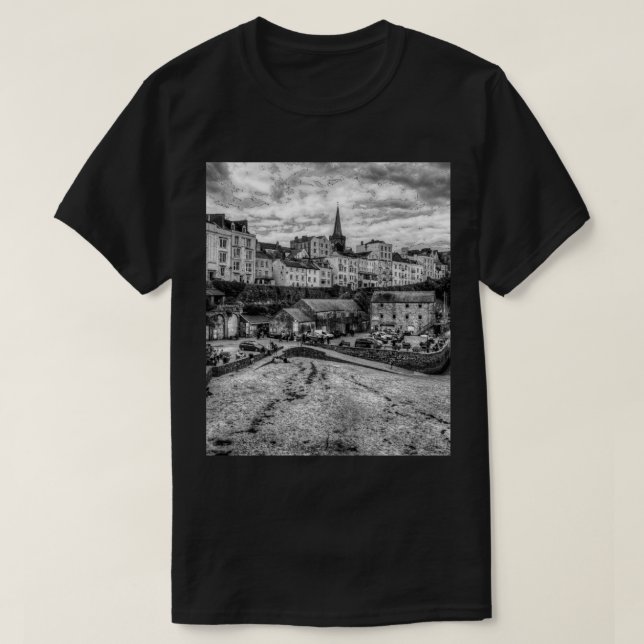 Camiseta Tenby North Beach Black and White (Frente do Design)