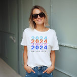 Camiseta Tendy Colorful Rainbow Classe 2023 Modern Formando<br><div class="desc">Classe moderna e na moda de formando de 2023 t-shirt. Design apresenta "2023" design repetindo cores coloridas do arco-íris. Personalize com o formando ano e o formando. Um presente divertido para o formando. Design por Moodthology Papery.</div>