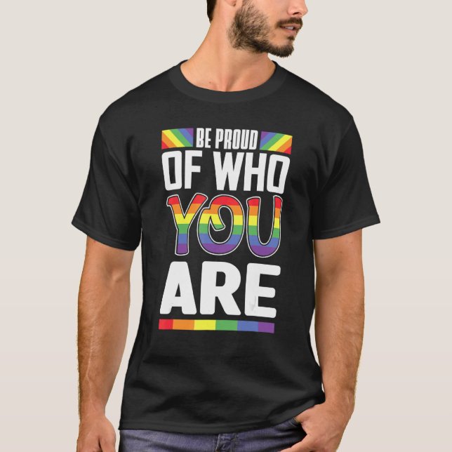 Camiseta Tenha Orgulho De Quem Você Arranca Bandeira Lgbt O (Frente)
