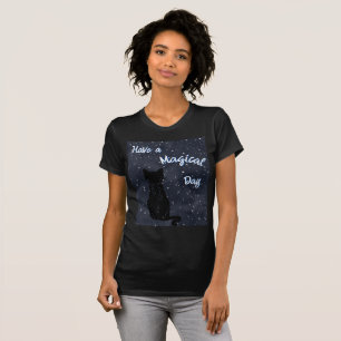 Camiseta Tenham um dia mágico - estrelas azuis de gato pret
