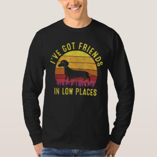 Camiseta Tenho Amigos Em Baixo Lugar, Dachshund Appare.